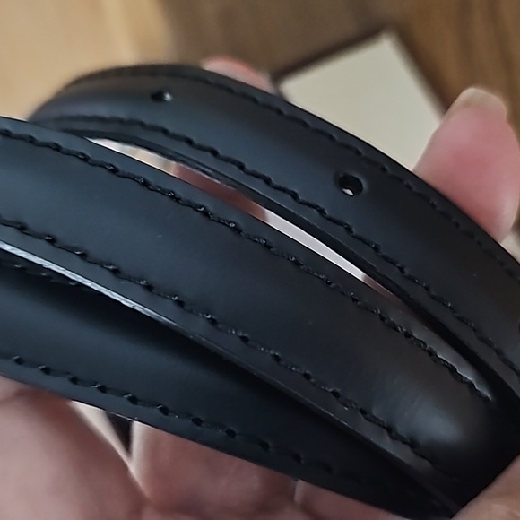 #00210-1128 LOUIS VUITTON BLACK STRAPS - Picture 4 of 5